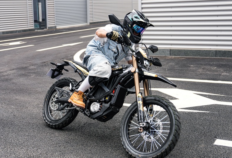 Surron Ultra Bee T 2025